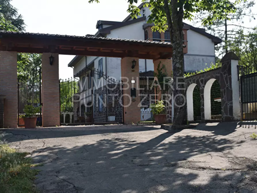 Immagine 1 di Casa trifamiliare in vendita  in Strada Le Mole a Neviano Degli Arduini