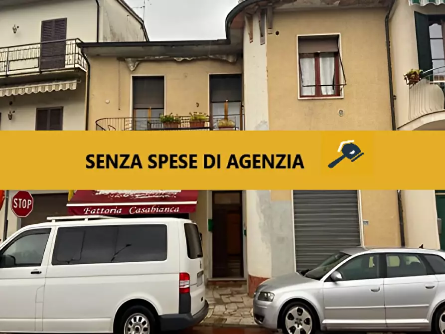 Immagine 1 di Villetta a schiera in vendita  in VIA TRIESTE 194 a Bucine