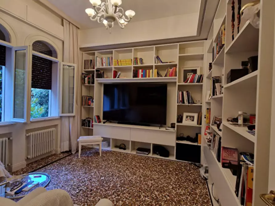 Immagine 5 di Villa in vendita  in Piazzale Lionello Caffaratti 11 a Rovigo