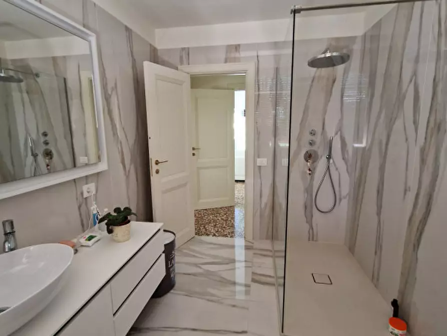 Immagine 7 di Villa in vendita  in Piazzale Lionello Caffaratti 11 a Rovigo