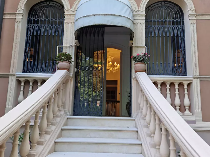 Immagine 11 di Villa in vendita  in Piazzale Lionello Caffaratti 11 a Rovigo