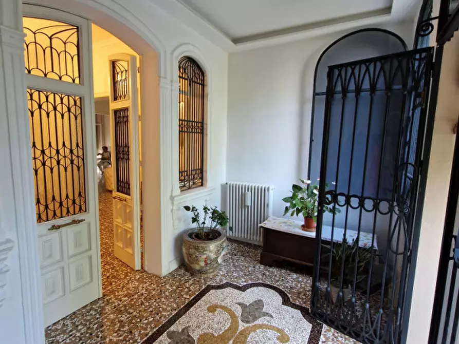 Immagine 13 di Villa in vendita  in Piazzale Lionello Caffaratti 11 a Rovigo