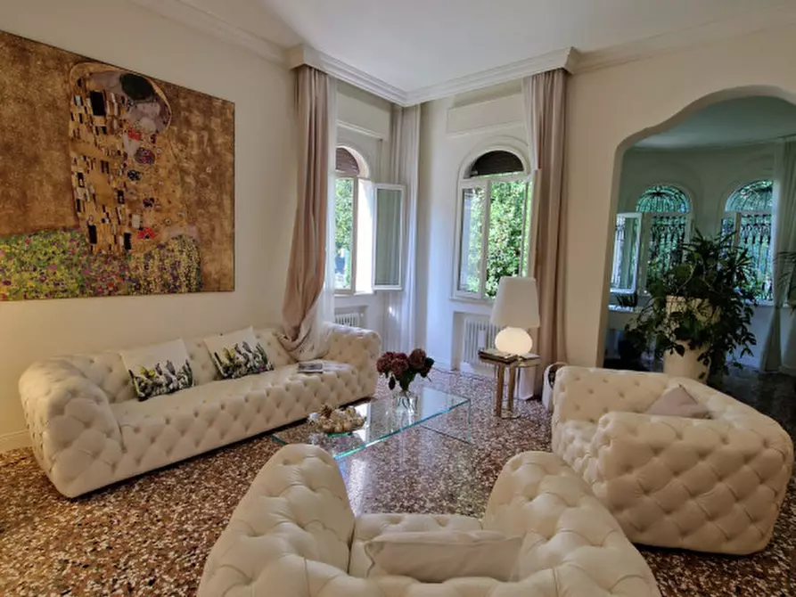 Immagine 20 di Villa in vendita  in Piazzale Lionello Caffaratti 11 a Rovigo