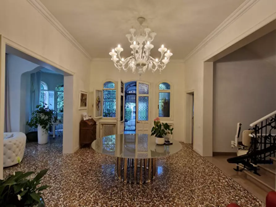 Immagine 22 di Villa in vendita  in Piazzale Lionello Caffaratti 11 a Rovigo