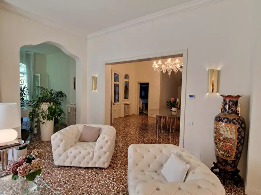 Immagine 23 di Villa in vendita  in Piazzale Lionello Caffaratti 11 a Rovigo