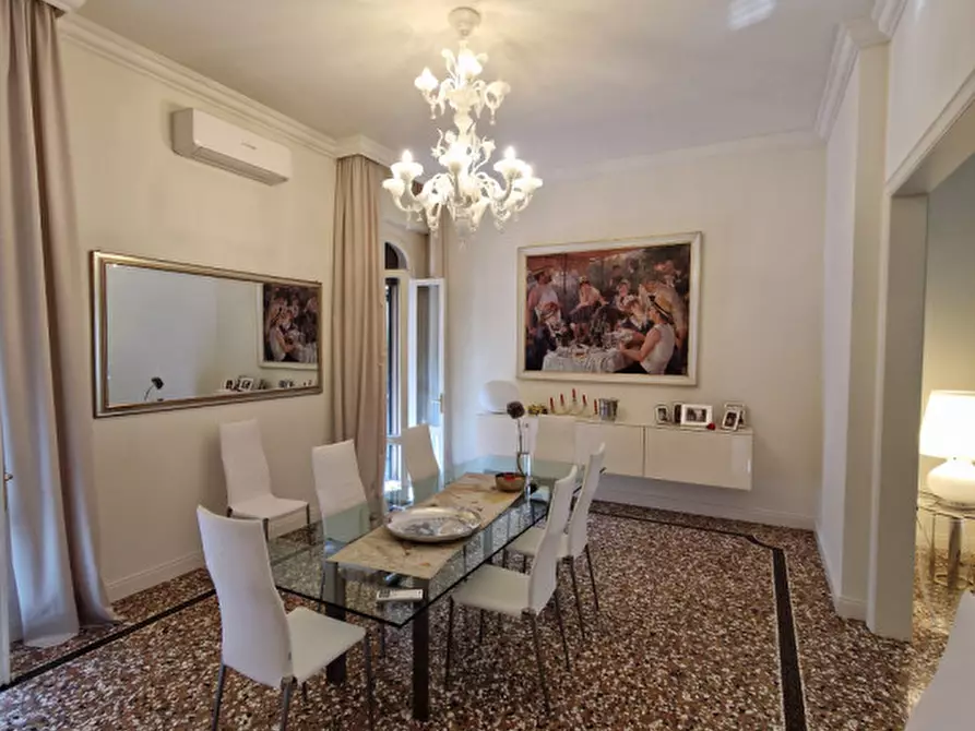 Immagine 25 di Villa in vendita  in Piazzale Lionello Caffaratti 11 a Rovigo