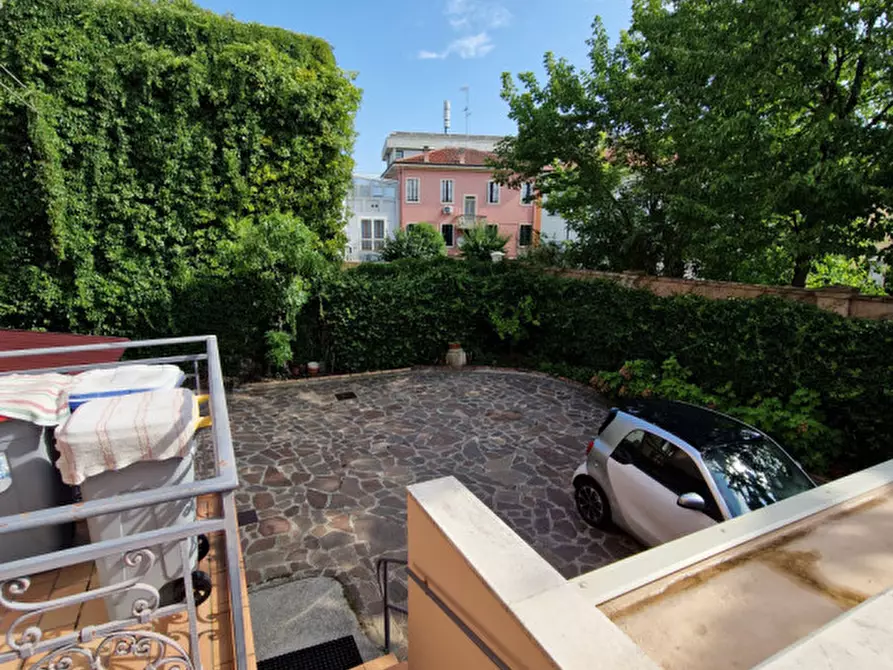 Immagine 31 di Villa in vendita  in Piazzale Lionello Caffaratti 11 a Rovigo