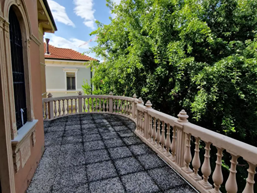 Immagine 37 di Villa in vendita  in Piazzale Lionello Caffaratti 11 a Rovigo