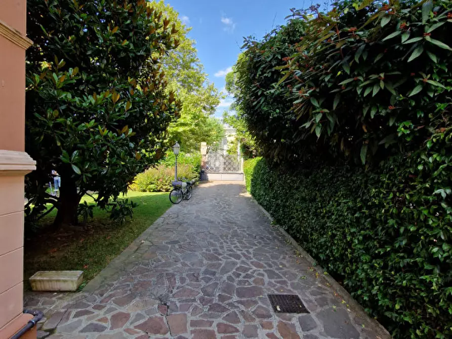 Immagine 53 di Villa in vendita  in Piazzale Lionello Caffaratti 11 a Rovigo