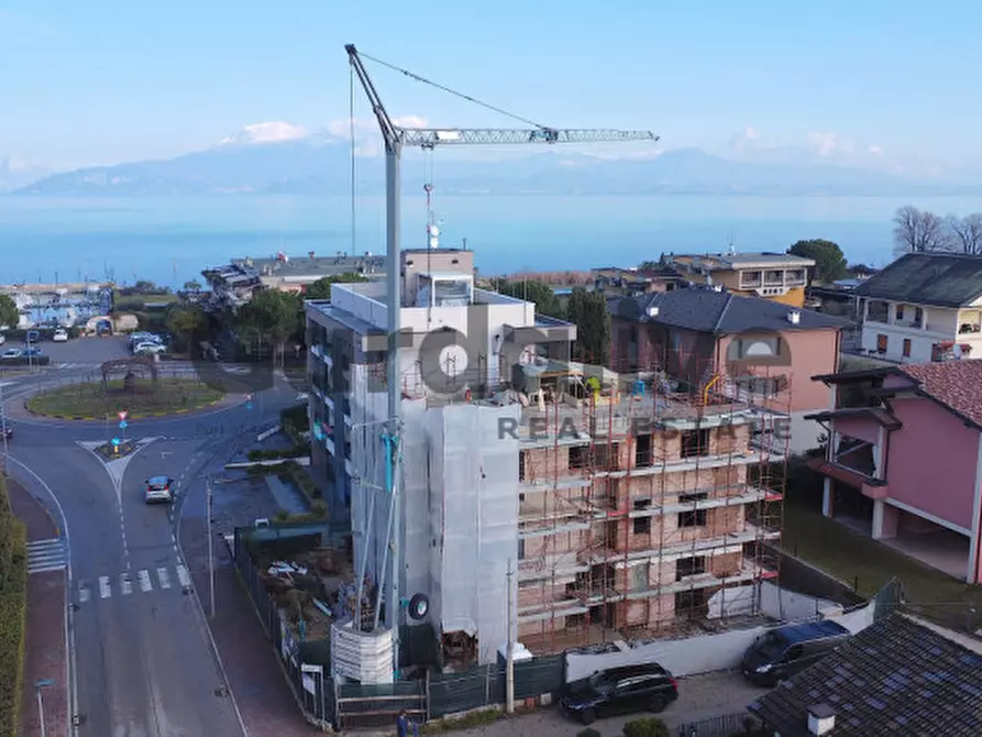 Immagine 8 di Appartamento in vendita  in Via San Martino della Battaglia a Sirmione