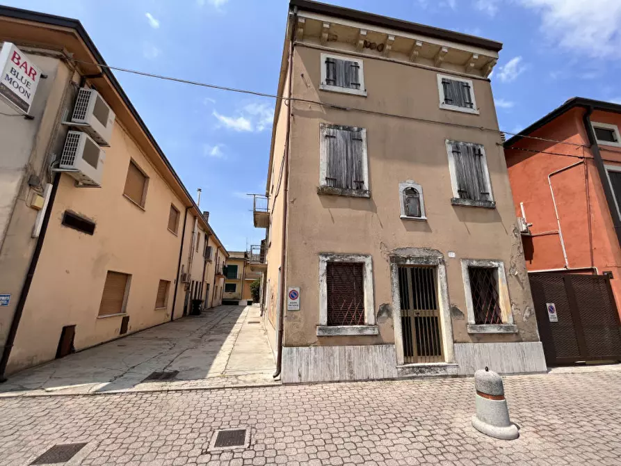 Immagine 2 di Appartamento in vendita  in piazza alcide de gasperi a San Giovanni Lupatoto