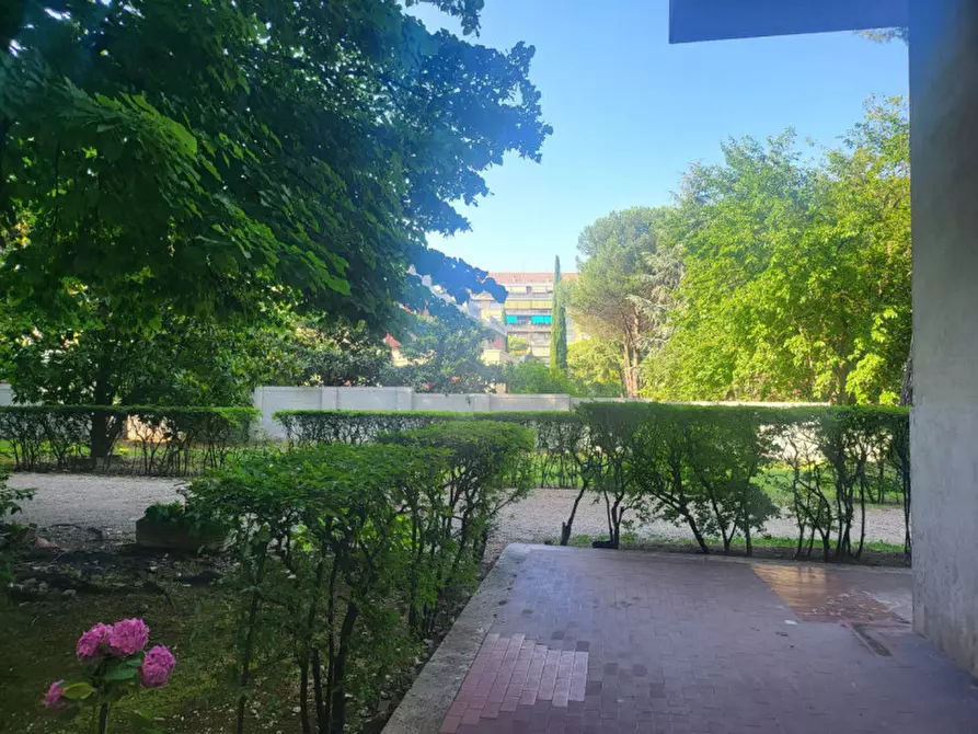 Immagine 15 di Appartamento in vendita  in PIAZZA DON BOSCO a Roma