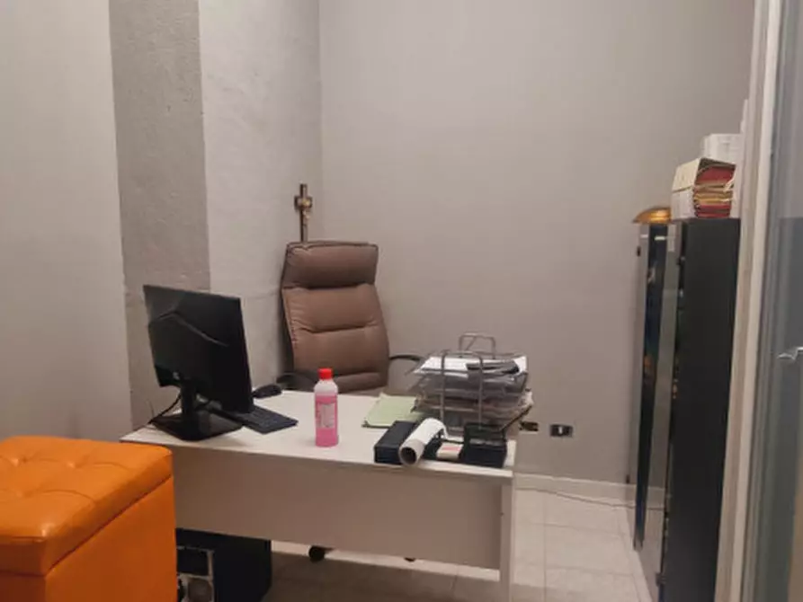 Immagine 3 di Laboratorio in vendita  in VIA REGIS a Milazzo