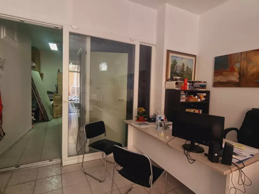 Immagine 6 di Laboratorio in vendita  in VIA REGIS a Milazzo
