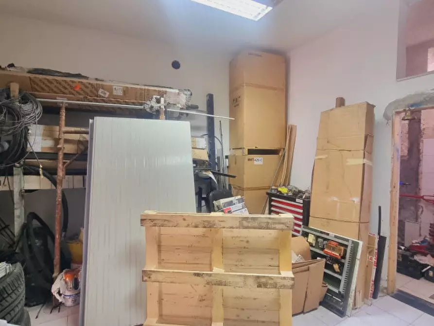 Immagine 9 di Laboratorio in vendita  in VIA REGIS a Milazzo