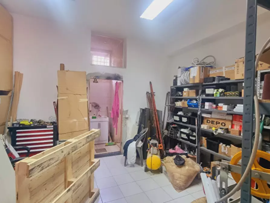 Immagine 11 di Laboratorio in vendita  in VIA REGIS a Milazzo