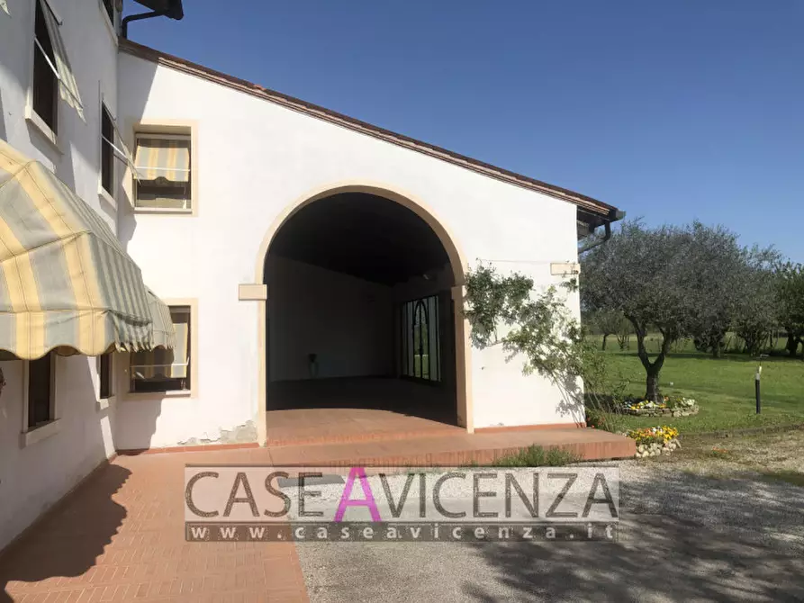Immagine 15 di Villa in vendita  in via boschi a Montegalda