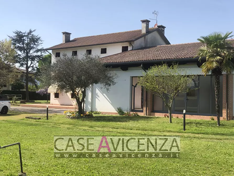 Immagine 49 di Villa in vendita  in via boschi a Montegalda