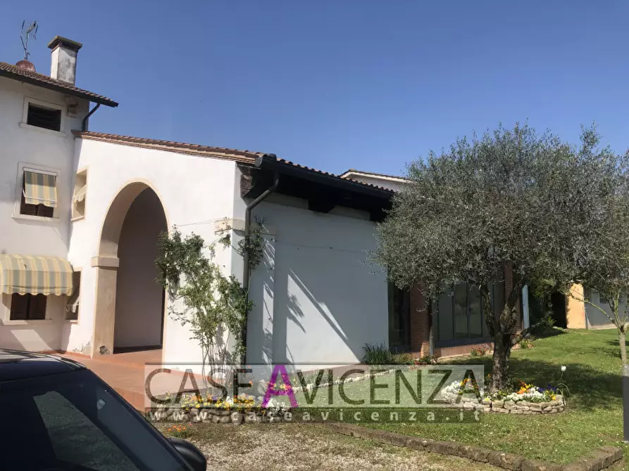 Immagine 60 di Villa in vendita  in via boschi a Montegalda