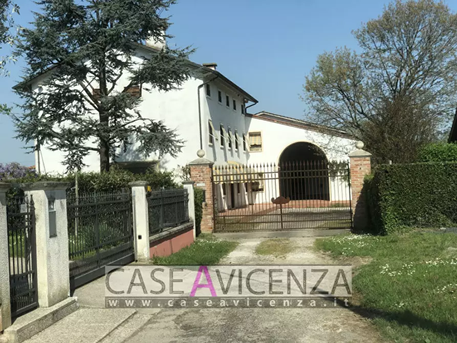 Immagine 1 di Villa in vendita  in via boschi a Montegalda