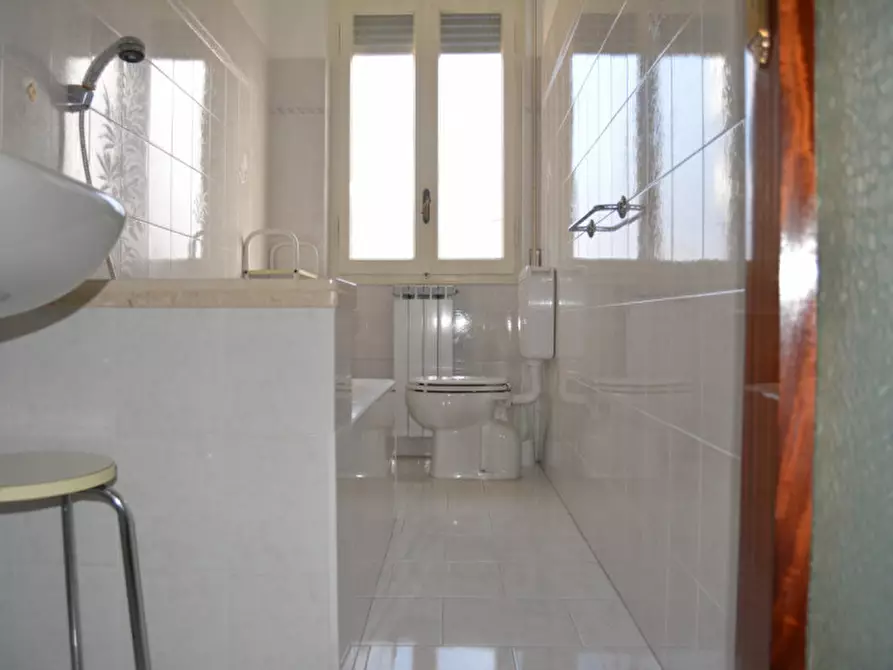 Immagine 14 di Appartamento in vendita  in Via Margotti a San Remo