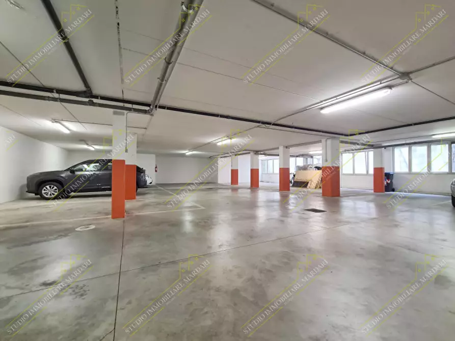 Immagine 12 di Ufficio in vendita  in via rizzotto a Modena