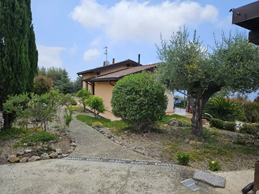 Immagine 1 di Villa in vendita  in San Pietro a San Remo