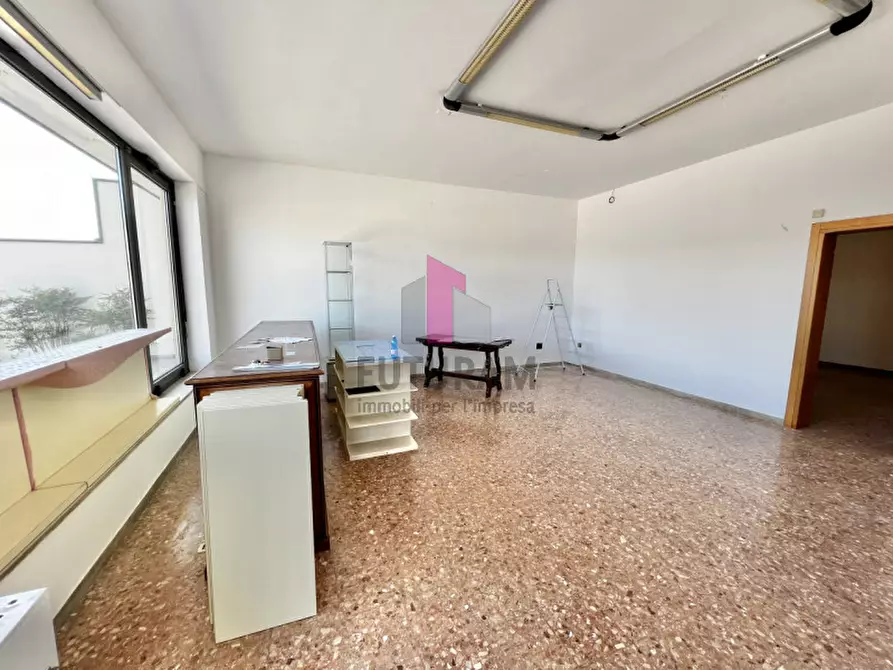 Immagine 2 di Negozio in affitto  in VIA VANIN a Marostica