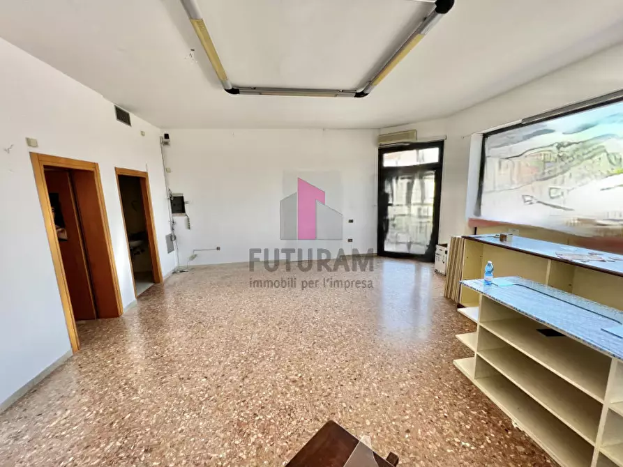 Immagine 6 di Negozio in affitto  in VIA VANIN a Marostica