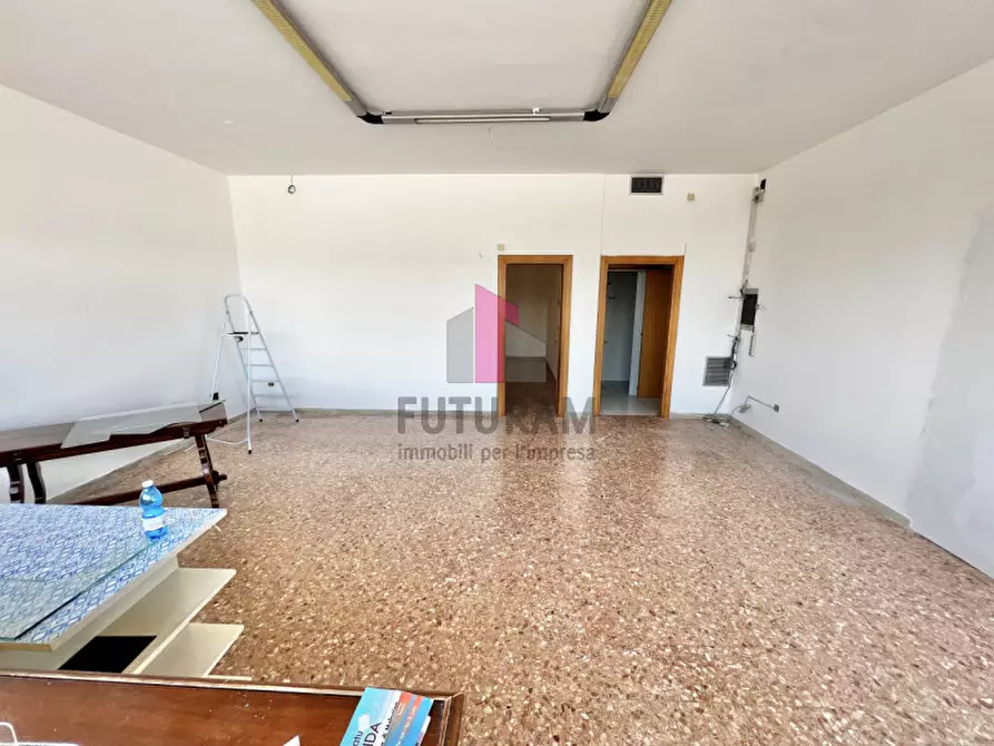 Immagine 8 di Negozio in affitto  in VIA VANIN a Marostica