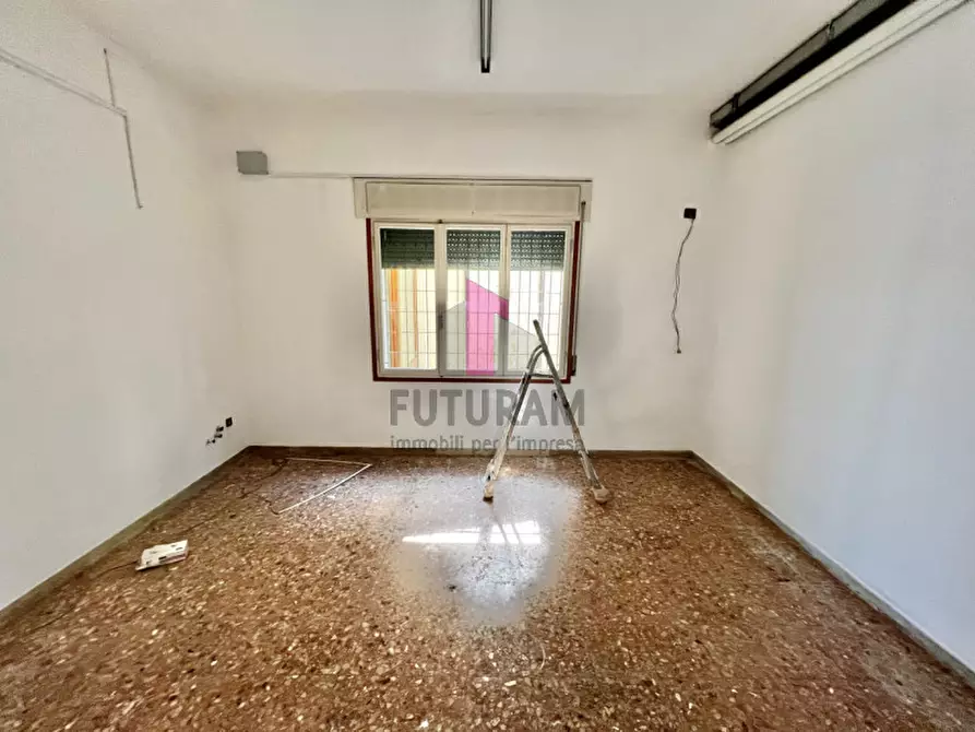 Immagine 10 di Negozio in affitto  in VIA VANIN a Marostica