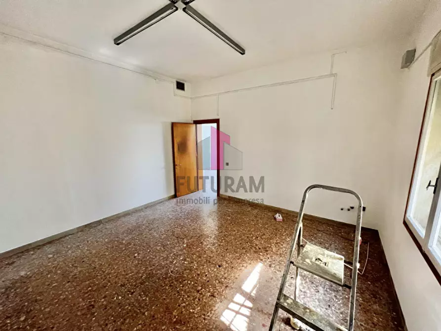 Immagine 12 di Negozio in affitto  in VIA VANIN a Marostica