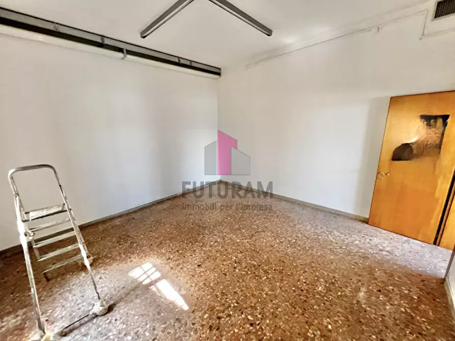 Immagine 13 di Negozio in affitto  in VIA VANIN a Marostica