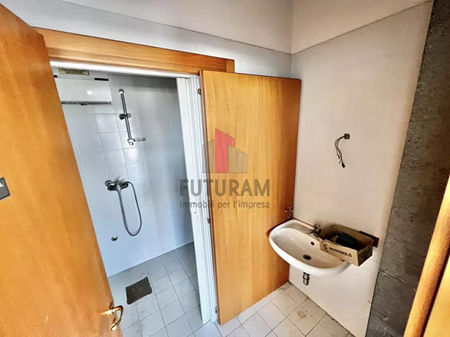 Immagine 14 di Negozio in affitto  in VIA VANIN a Marostica