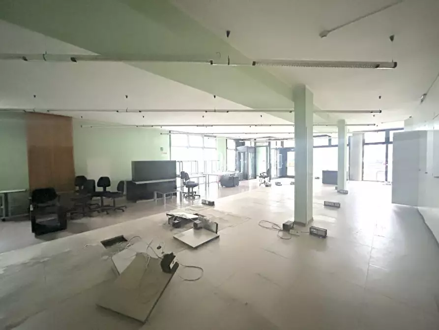 Immagine 3 di Negozio in affitto  in VIALE VITTORIO VENETO a Forli'