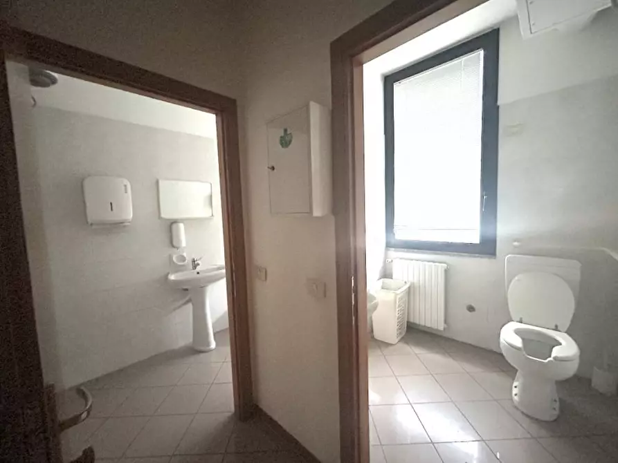 Immagine 7 di Negozio in affitto  in VIALE VITTORIO VENETO a Forli'