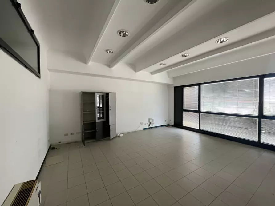 Immagine 7 di Ufficio in vendita  in Via Madrid a Sassuolo