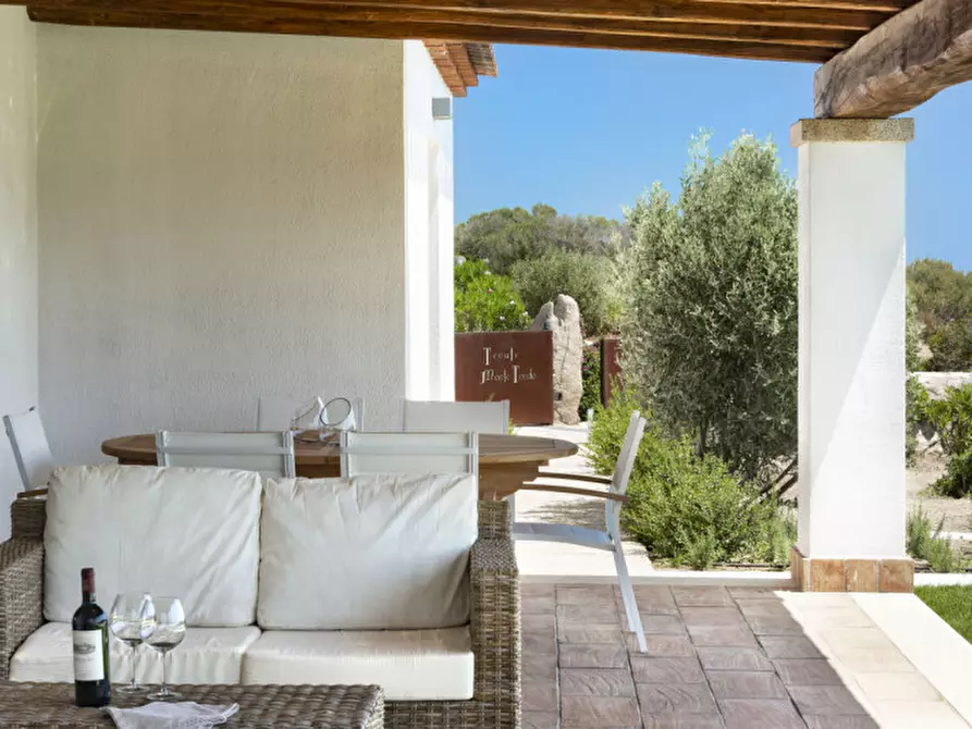 Immagine 3 di Villa in vendita  a Olbia