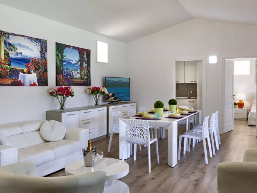 Immagine 4 di Villa in vendita  a Olbia