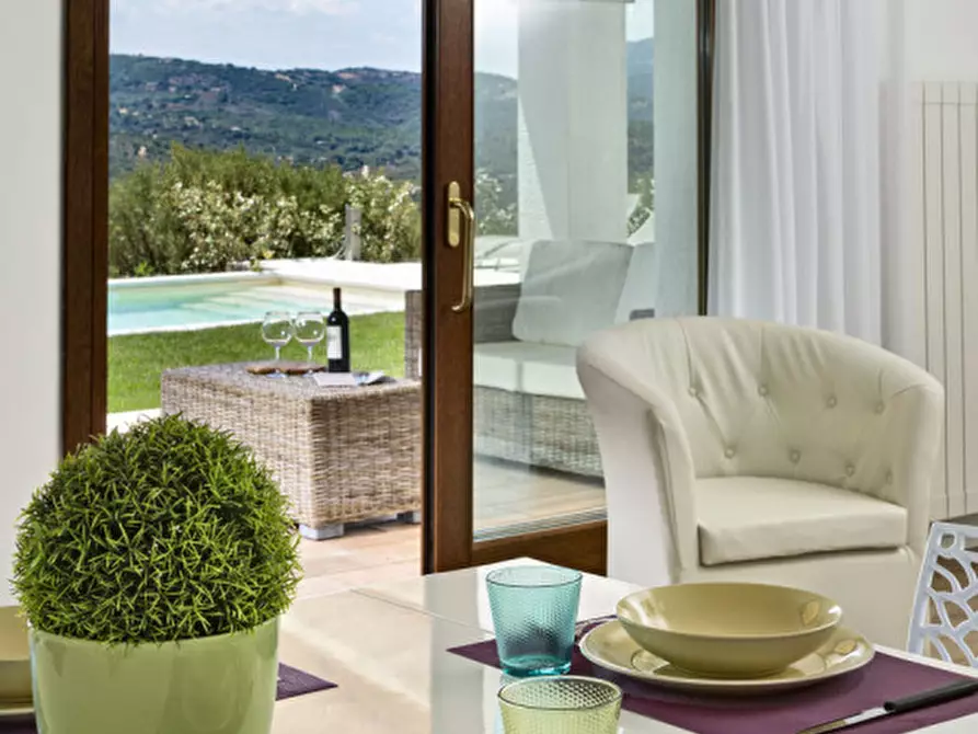 Immagine 6 di Villa in vendita  a Olbia