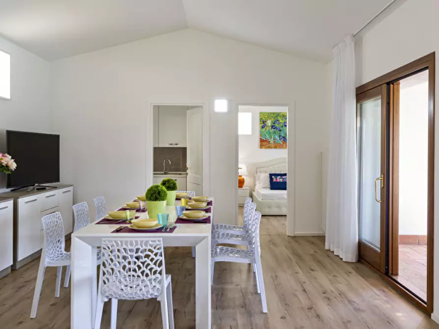 Immagine 9 di Villa in vendita  a Olbia