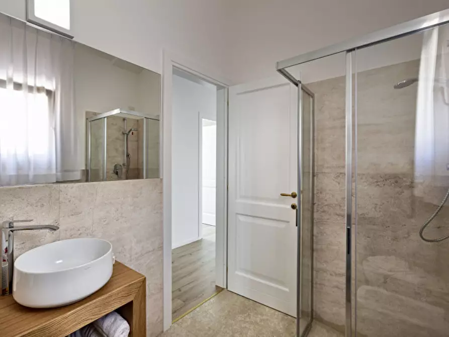 Immagine 18 di Villa in vendita  a Olbia