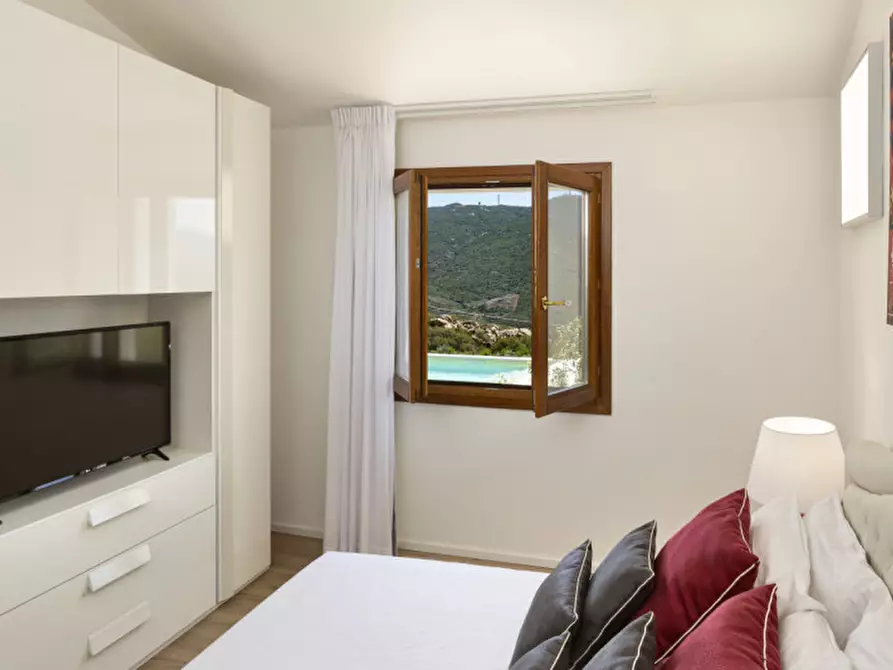 Immagine 22 di Villa in vendita  a Olbia