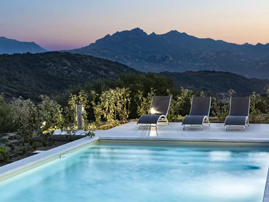 Immagine 25 di Villa in vendita  a Olbia