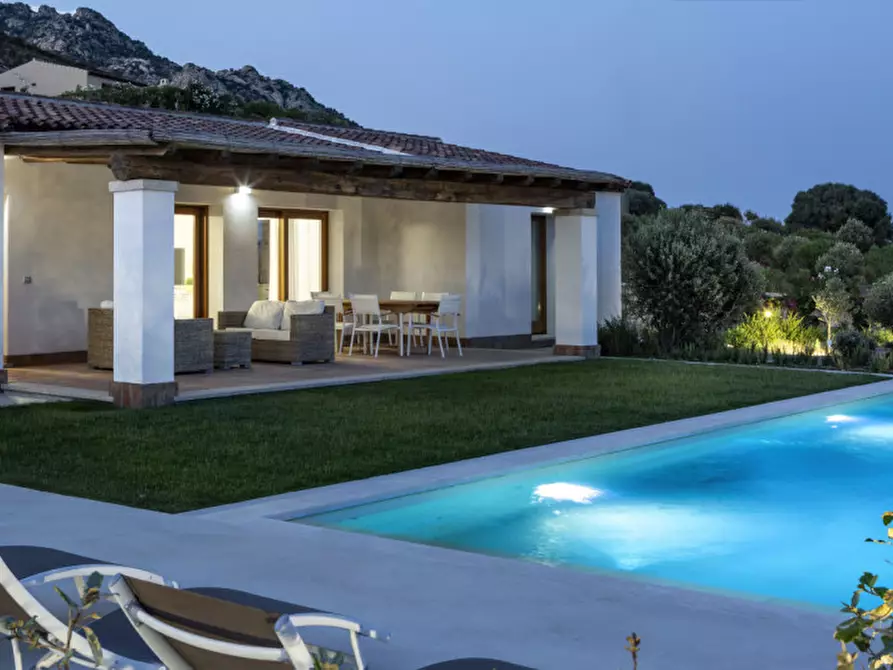 Immagine 27 di Villa in vendita  a Olbia