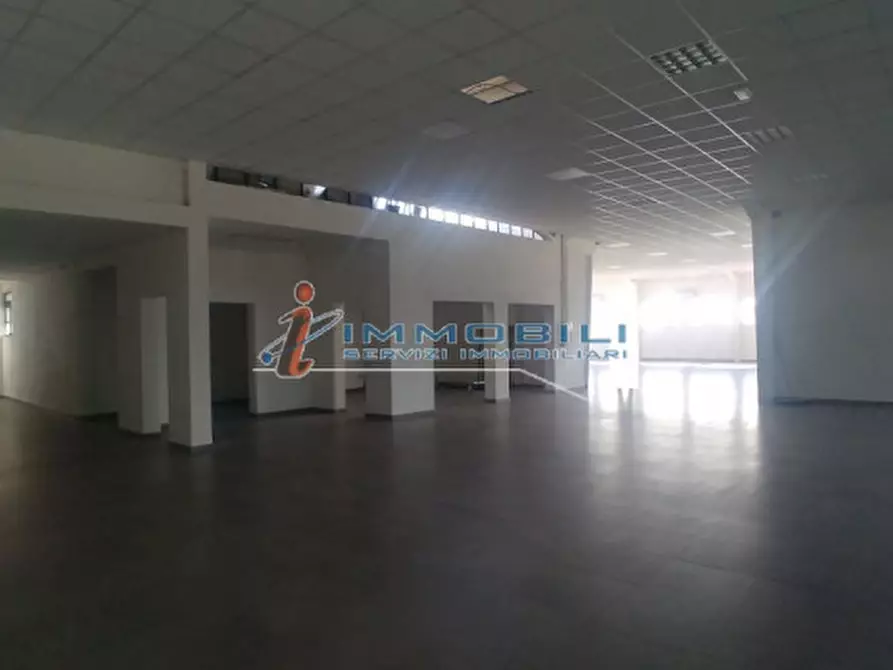 Immagine 18 di Negozio in vendita  in VIA RESTELLI a Gorgonzola