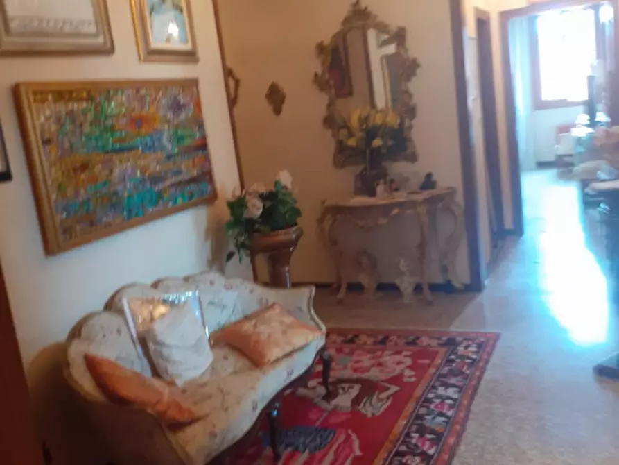 Immagine 1 di Appartamento in vendita  in campo della maddalena a Venezia