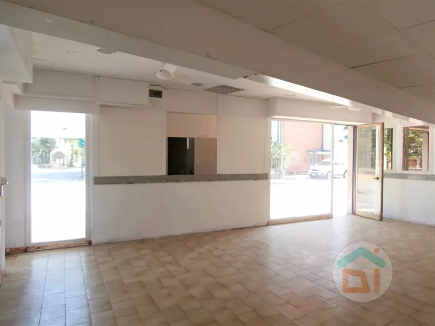 Immagine 20 di Attività commerciale in vendita  in via Garibaldi 77 a Gradisca D'isonzo