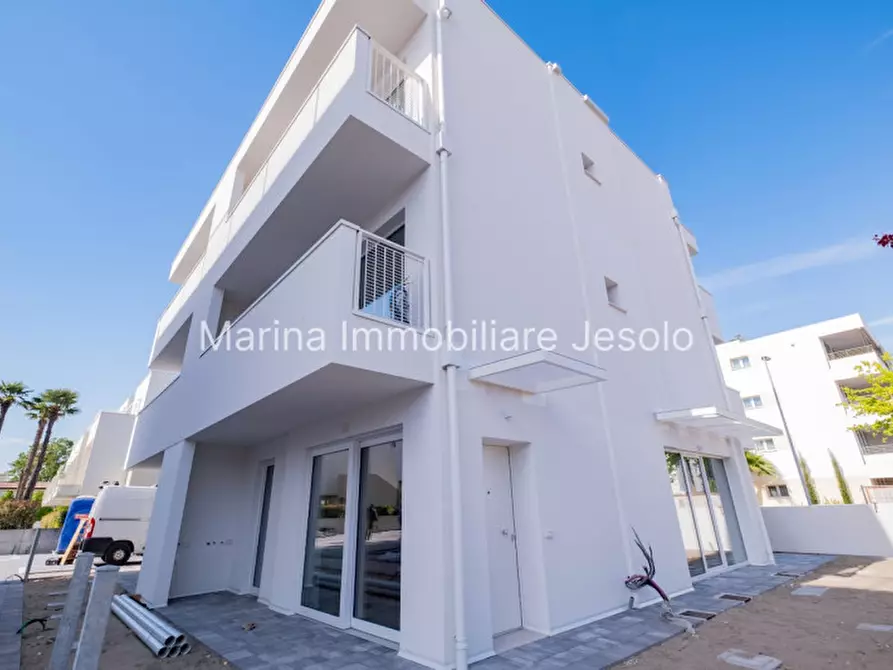 Immagine 1 di Appartamento in vendita  in via verona a Jesolo