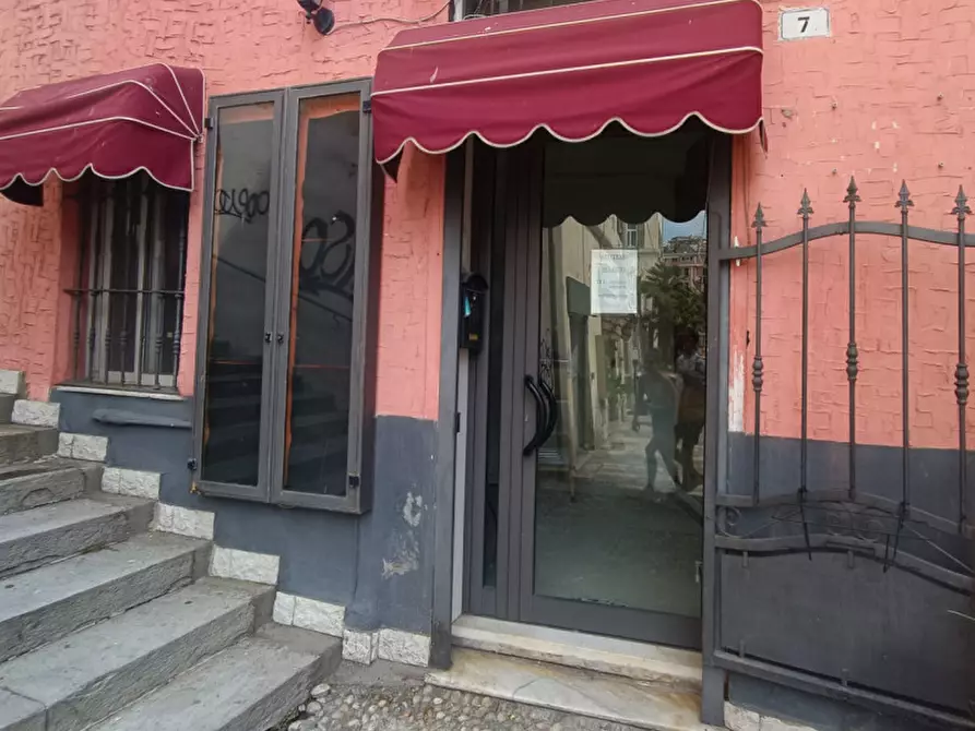 Immagine 1 di Negozio in affitto  in PIAZZA MUCCIOLI a San Remo